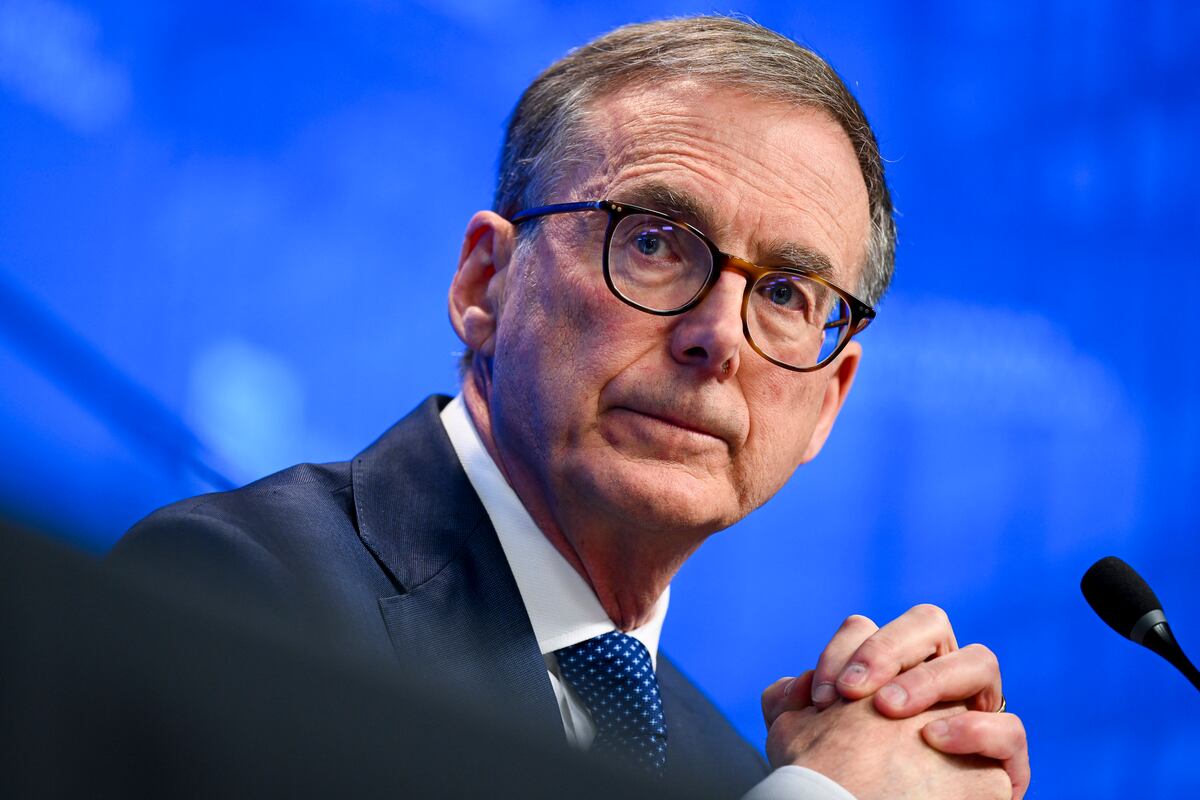 Bank of Canada holds rate at 2.25% as housing slump and oil war cloud outlook — image 2