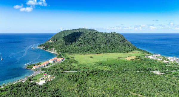 Why some Canadians are buying second passports in the Caribbean, according to experts