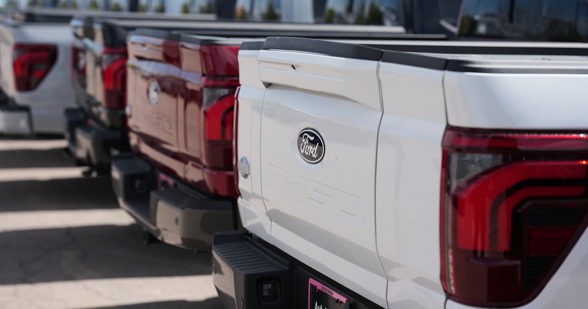Trump administration set to roll out lower fuel economy standards for cars ...