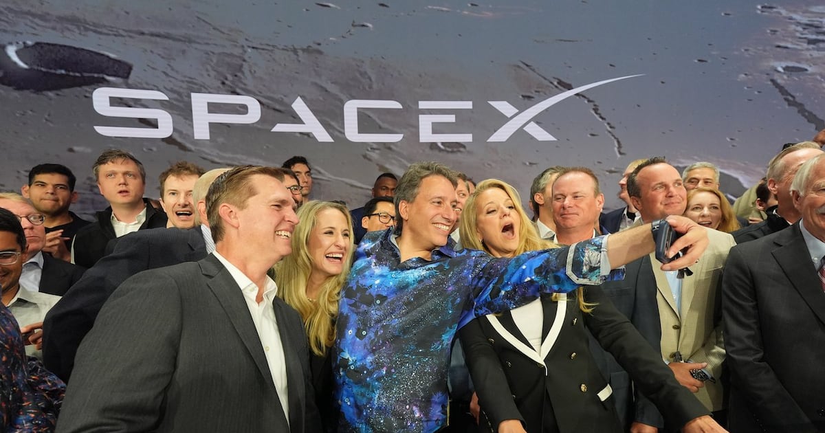 SpaceX Surpasses Amazon in Market Value, Driven by Elon Musk’s Rising Aerospace Empire SpaceX Surpasses Amazon in Market Value, Driven by Elon Musk’s Rising Aerospace Empire