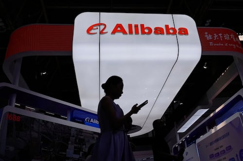 The federal government is pushing to get Canadian companies on major Chinese e-commerce platforms