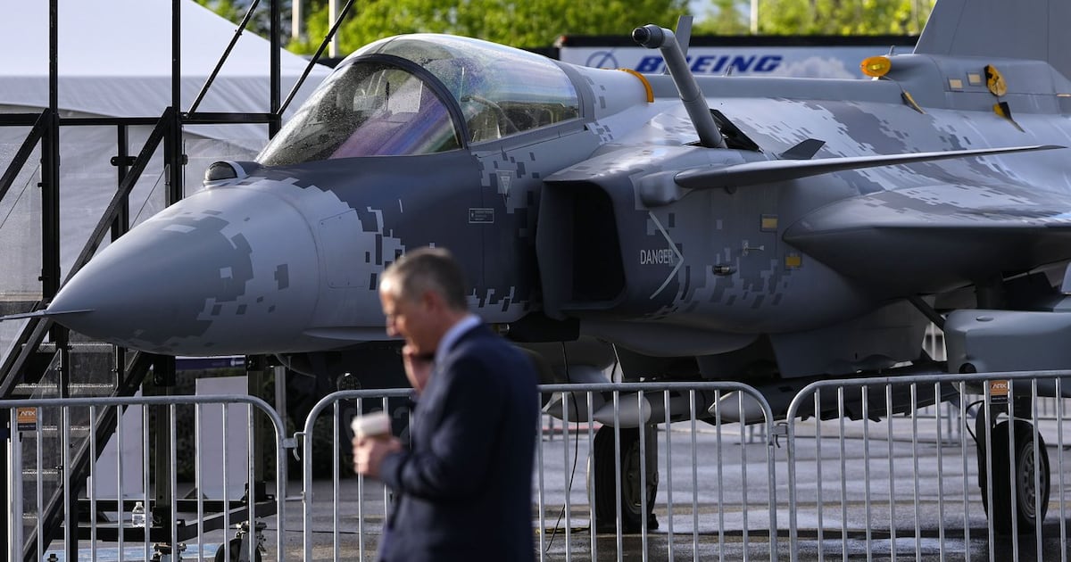 Saab says pilot training will take place in Canada if Ottawa buys Gripen ...