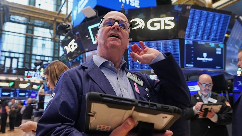 Stock markets worldwide drop from records as worries about oil prices rattle the bond market