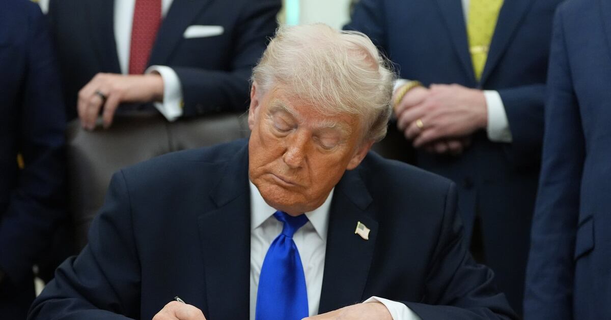 Trump says he'll place 25% tariff on autos from EU, accusing bloc of not ...