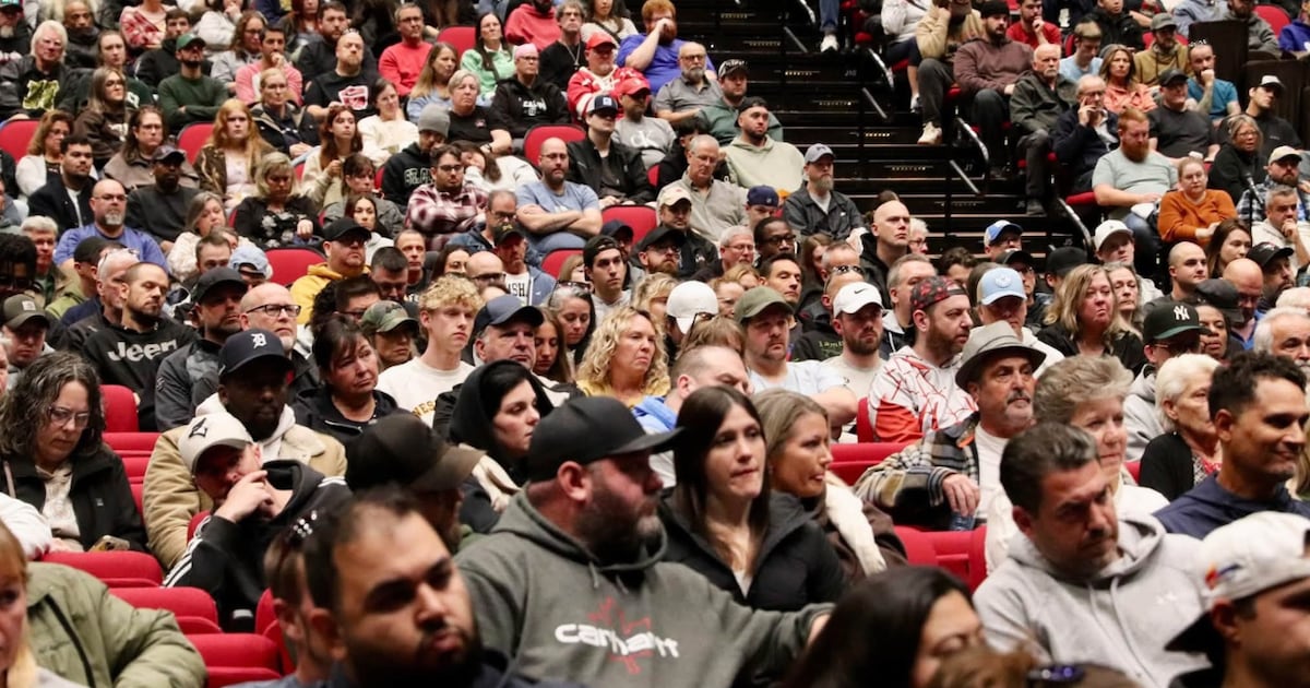 Stellantis workers give union authorization to strike