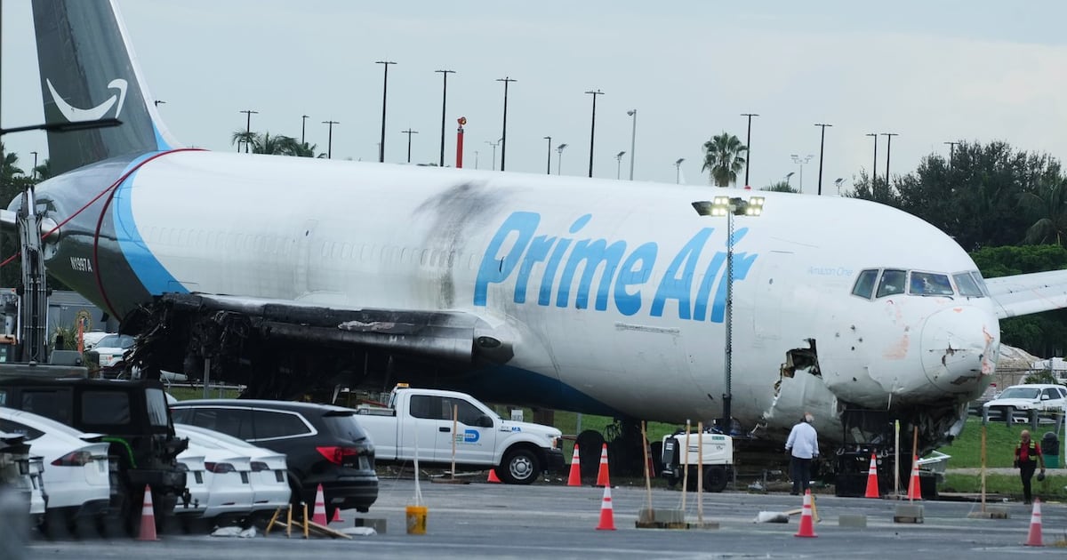 Amazon suspends use of 21 Air, the cargo carrier whose plane careened off ...