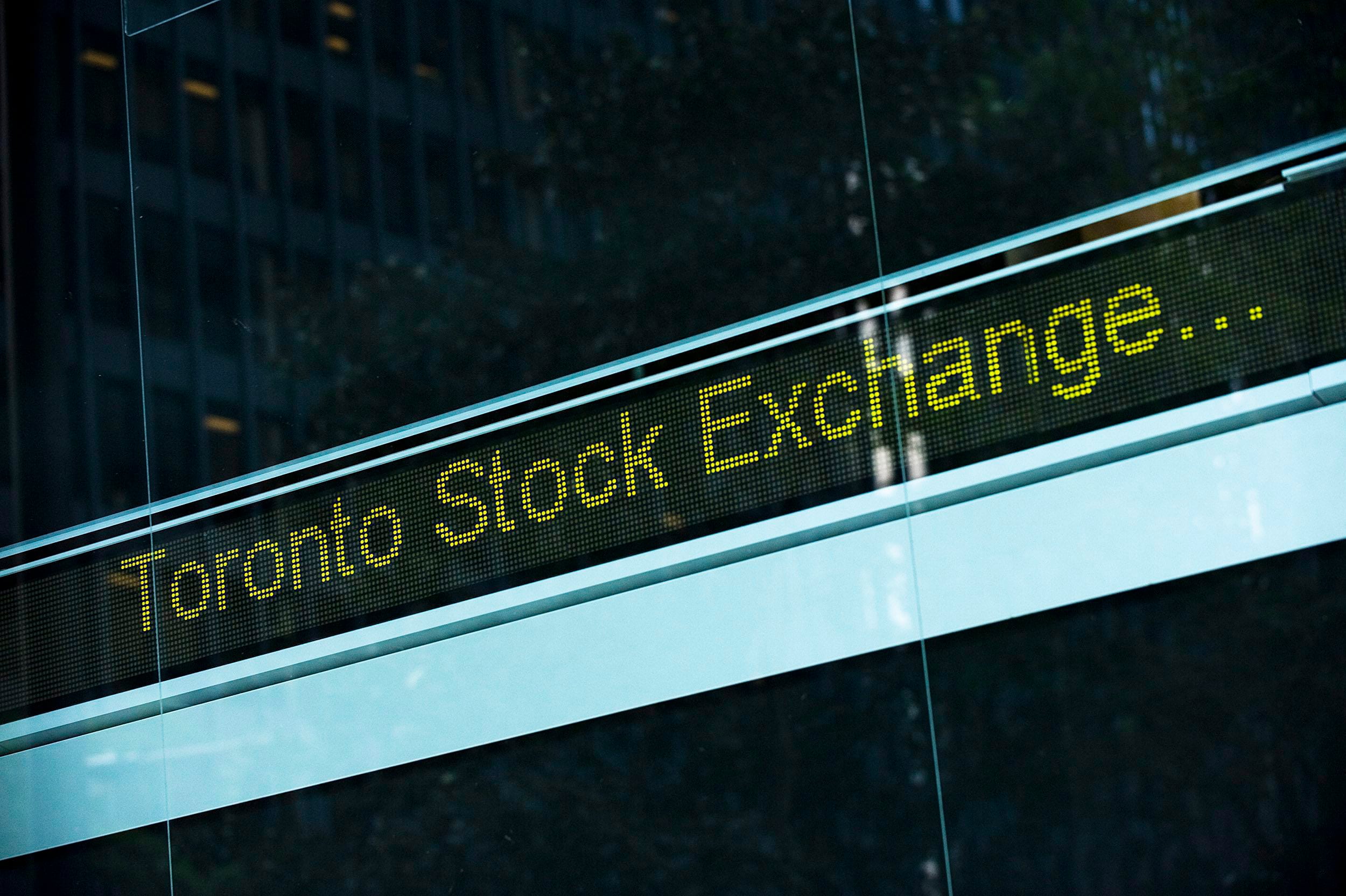 TSX today falls more than 150 points , U . S . markets rise