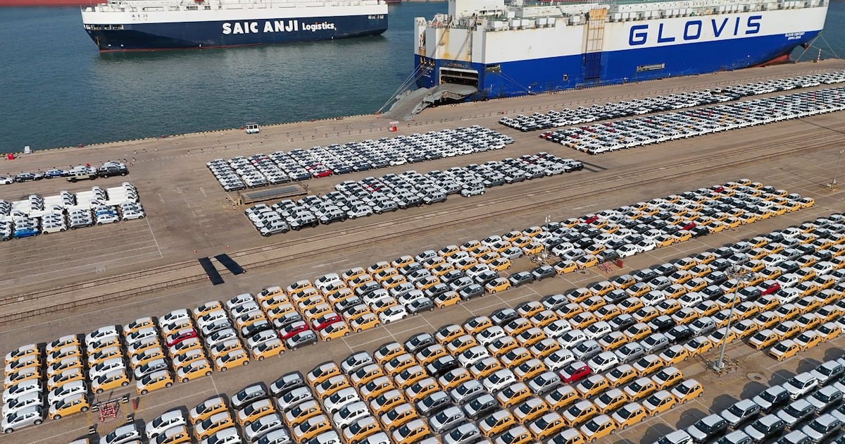 Chinas Handelsüberschuss übersteigt 1 Billion Dollar, da die Exporte stark ...