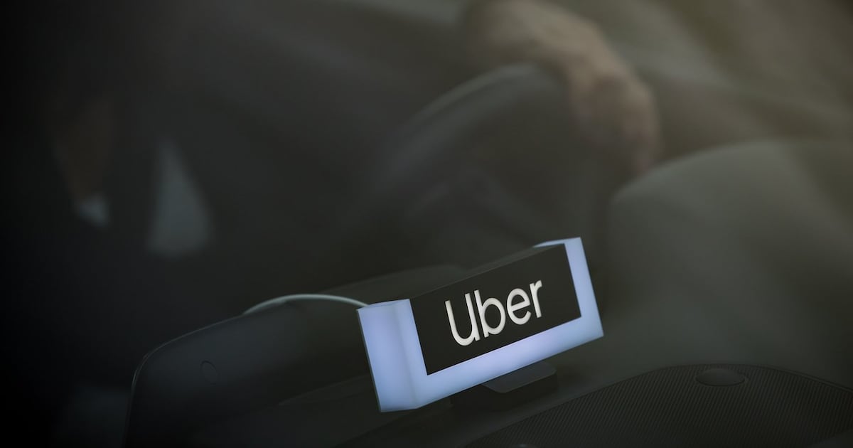 Uber verstärkt seine Robotaxi-Pläne, Aktienkurs fällt aufgrund schwacher ...
