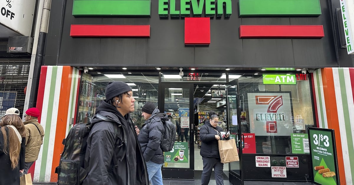 Seven & i delays listing of North America business