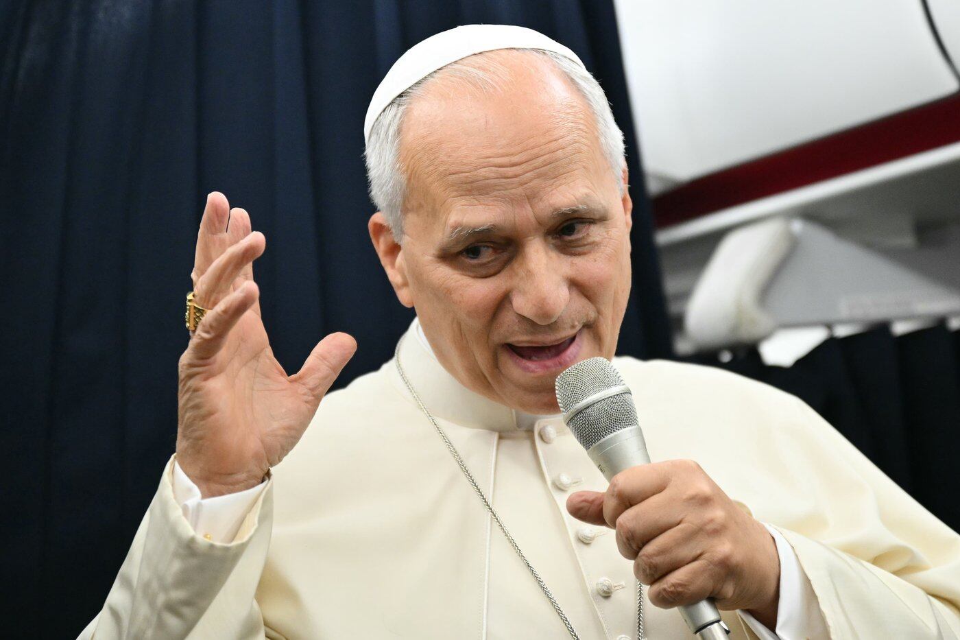 Contradicting Trump , Pope Leo says artificial intelligence safety concerns not fake news