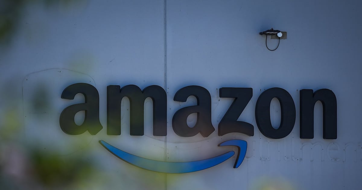 Amazon bumps hourly wages by $1 for operations workers in Canada