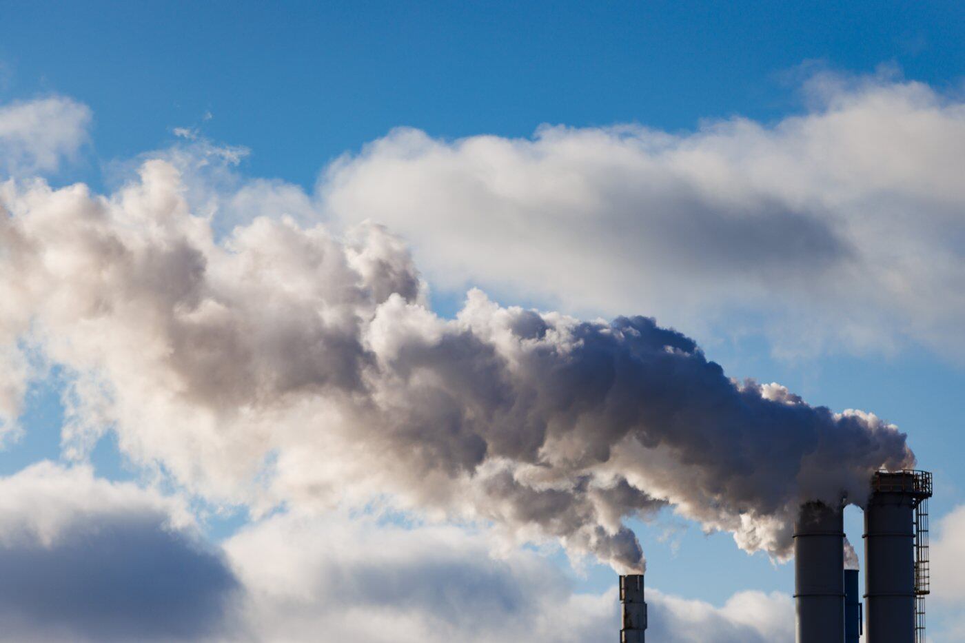 Judge rejects federal bid to quash case over greenhouse gas emission targets