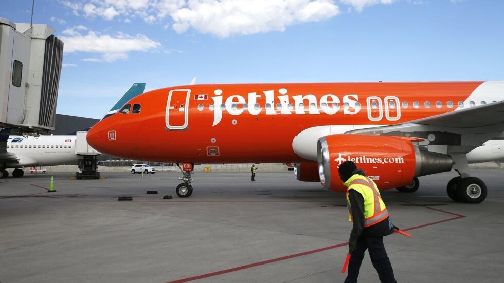 Canada Jetlines Airbus A320 in Calgary