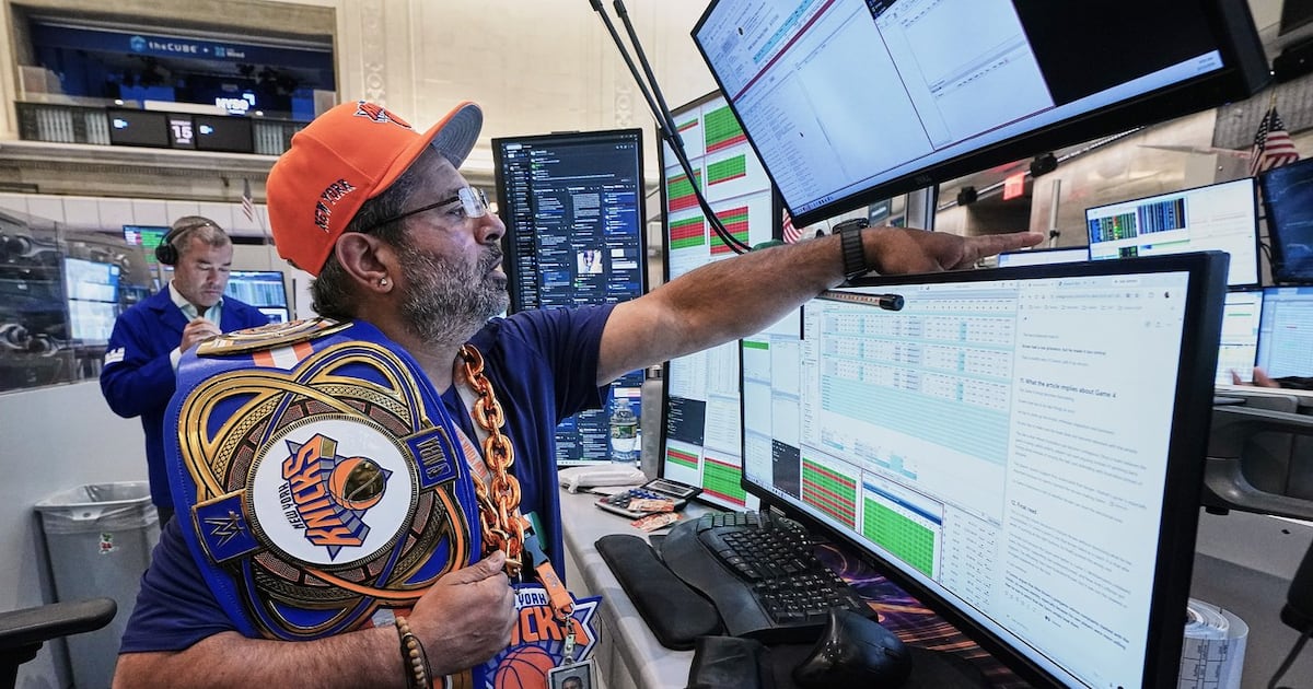 US-Iran Deal Ignites Global Stock Rally, Oil Drops