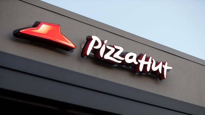 Pizza Hut, overtaken by the arrival of delivery culture, will be sold for US$2.7 billion