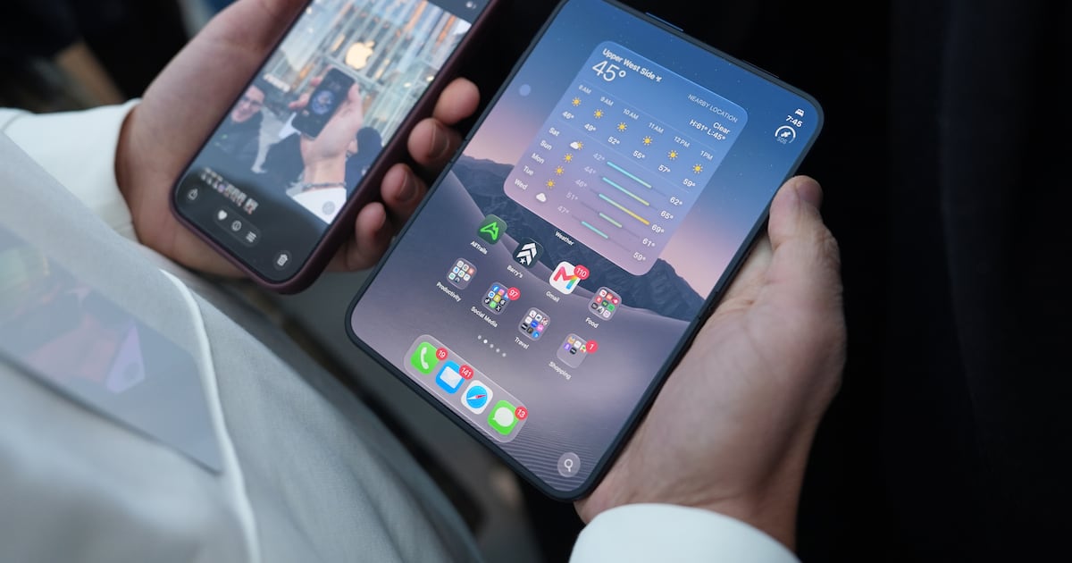 Apple says it will replace iPhone Duo units showing screen problems