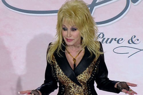 ‘I know I got the hair for it’: Dolly Parton jokes about running for U.S. president in 2016