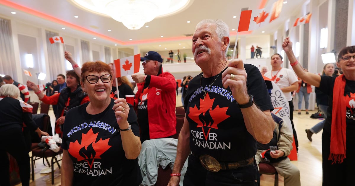 Albertans overwhelmingly vote in favour to remain in Canada ...