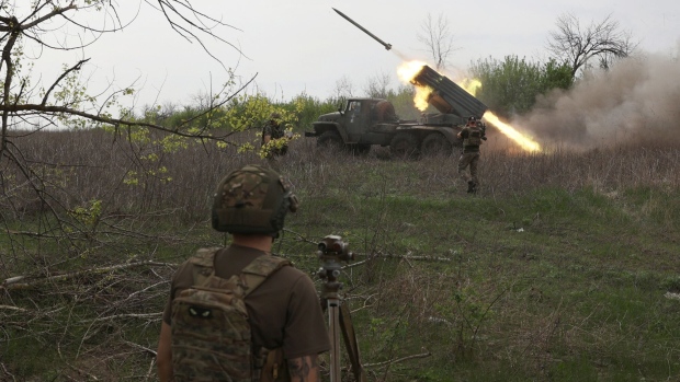 Ukrainian gunners fire at the enemy from the Kharkiv Region on April 18. Photographer: Anatolii Stepanov/AFP/Getty Images